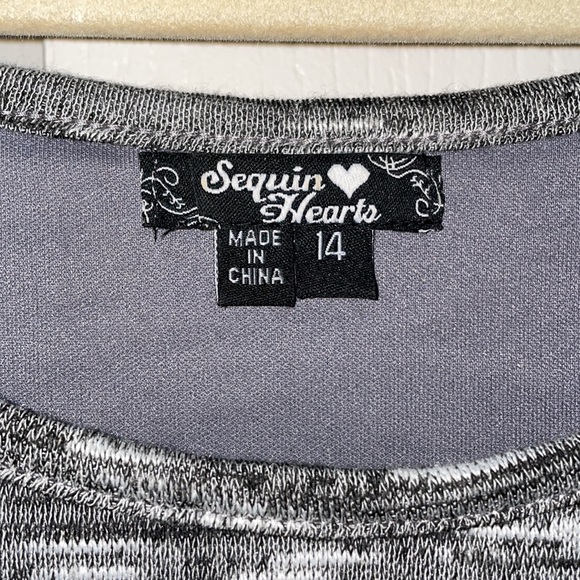 Sequin Hearts Girl’s Ruffled Grey dress with Flower belt - Picture 5 of 9